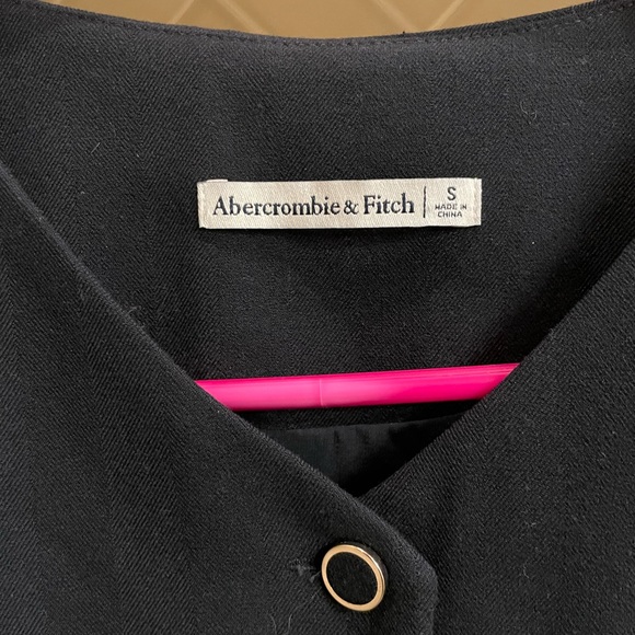 High Neck Tailored Vest - Abercrombie - Size Small - Picture 2 of 5